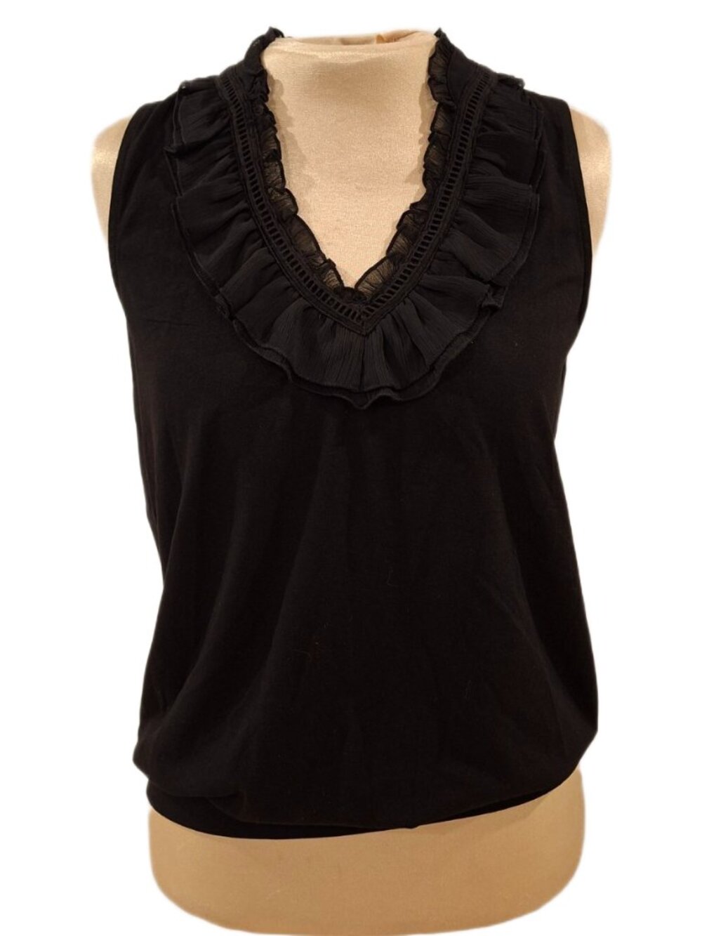 White House Black Market Ruffle V‑Neck Top  Casual Chic, Date Night, Office M